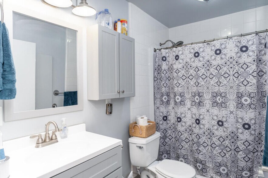 More Photos Of 2127-2129 W College St, Springfield Loft Creative Space For Sale