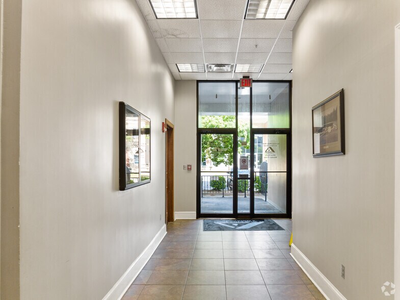 More Photos Of 931 Noble St, Anniston Office For Sale