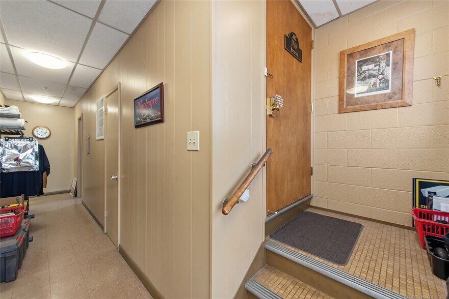 More Photos Of 1509 N Main St, Muskogee Freestanding For Sale