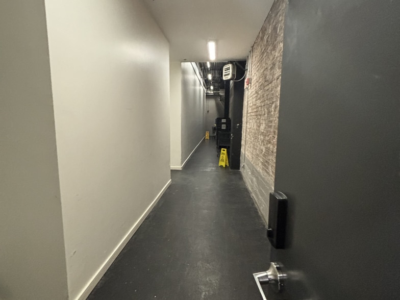 More Photos Of 2014-2036 S Michigan Ave, Chicago Office Residential For Lease