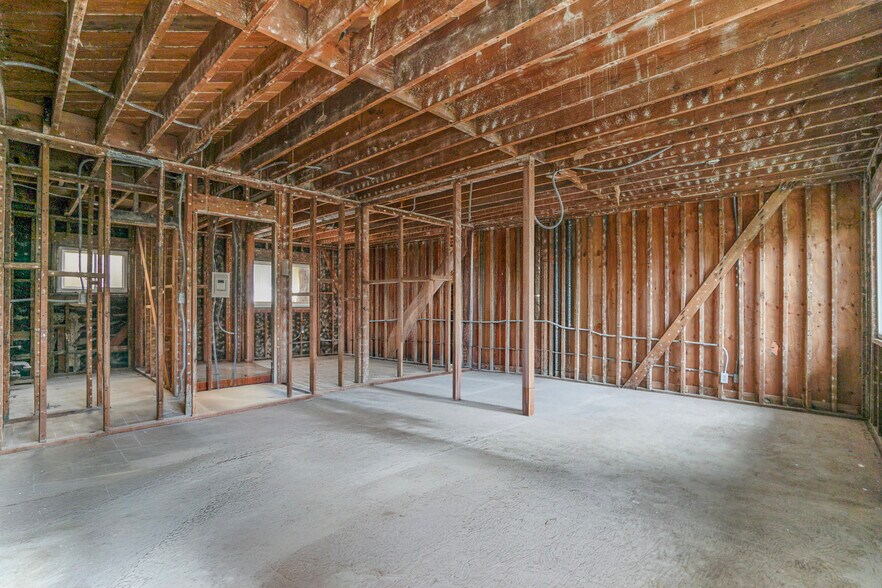 More Photos Of 16 38th Pl, Long Beach Apartments For Sale