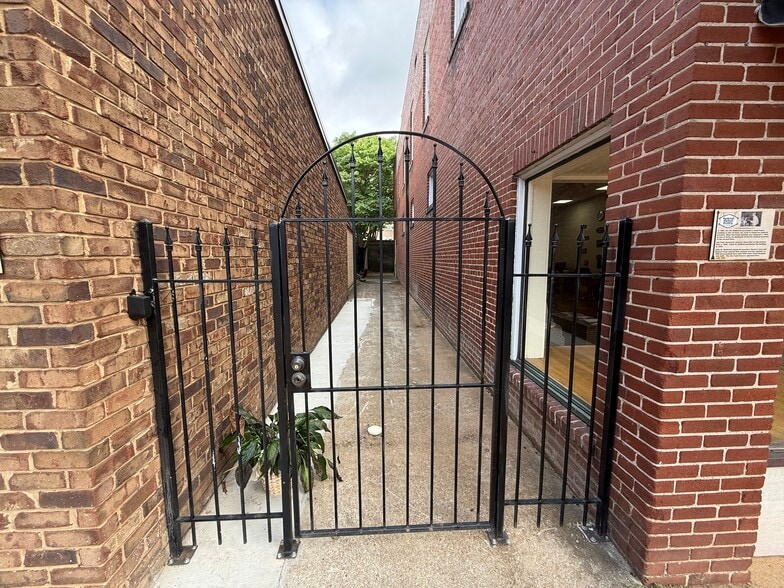 More Photos Of 110 E Washington Ave, Athens Storefront Retail Office For Sale