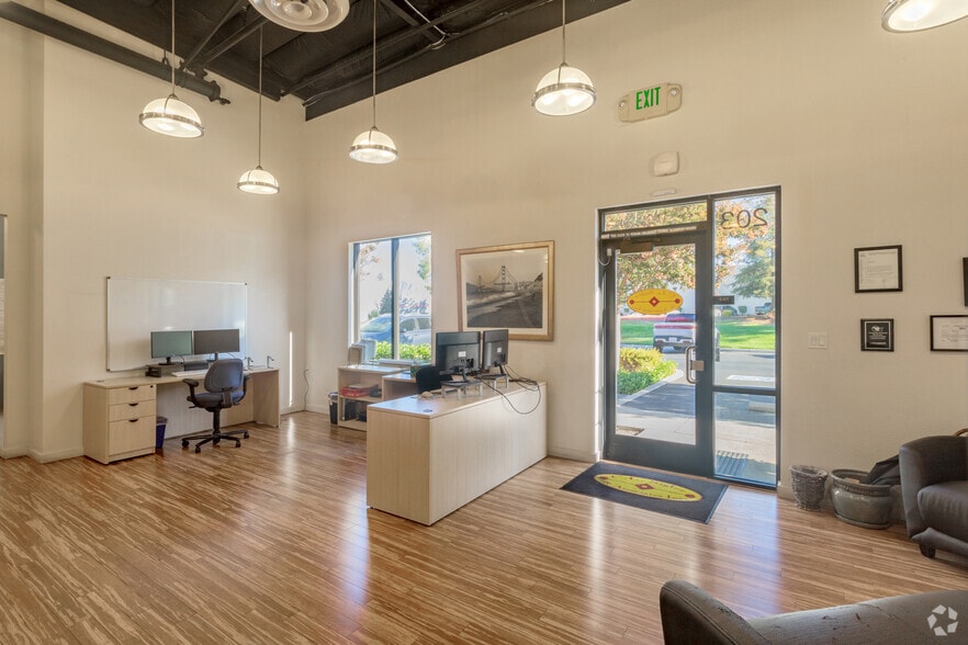 More Photos Of 521 Charcot Ave, San Jose Showroom For Sale