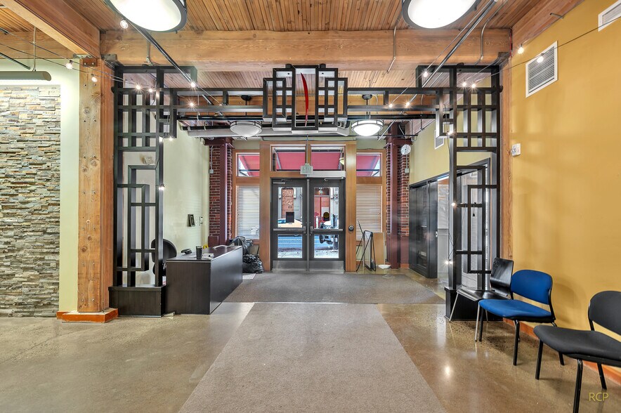 More Photos Of 75 NW Couch St, Portland Medical For Lease