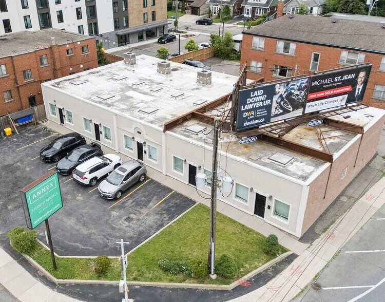 More Photos Of 811 King St W, Hamilton Apartments For Sale