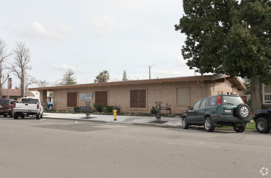 More Photos Of 595 Mcbean Park Dr, Lincoln General Retail For Lease