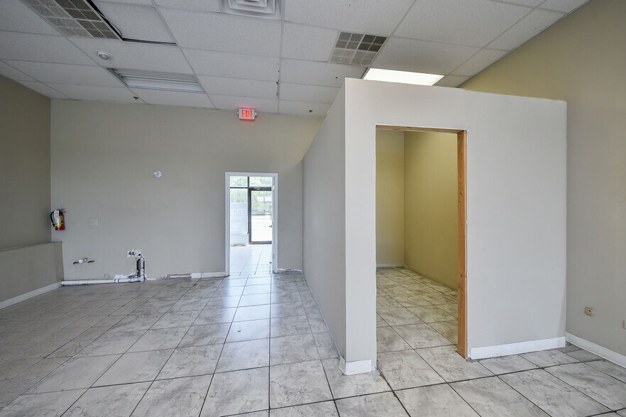 More Photos Of 40W089 Il Route 64, Campton Hills General Retail For Lease