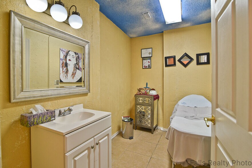 More Photos Of 4500 Kemp Blvd, Wichita Falls General Retail For Sale