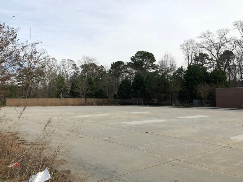 More Photos Of 4900 Stone Mountain Hwy, Lilburn Freestanding For Lease