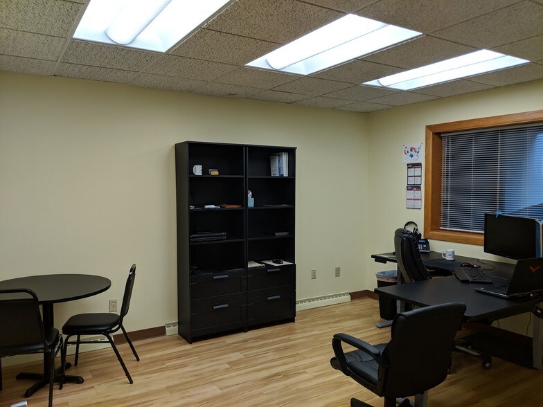 More Photos Of 722 N Grand Ave, Waukesha Office For Sale
