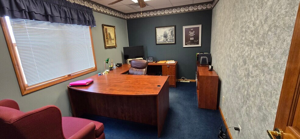 More Photos Of 1004-1010 Vivian Dr, Grafton Office For Sale