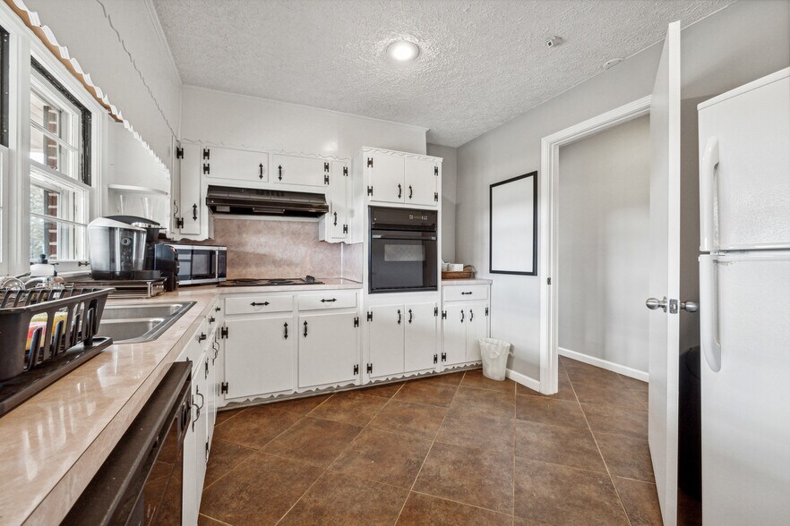 More Photos Of 5615 Cumming Hwy, Canton General Retail For Sale
