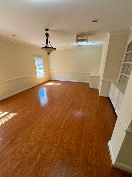 More Photos Of 1000 Loudermilk Dr, Marietta Unknown For Lease