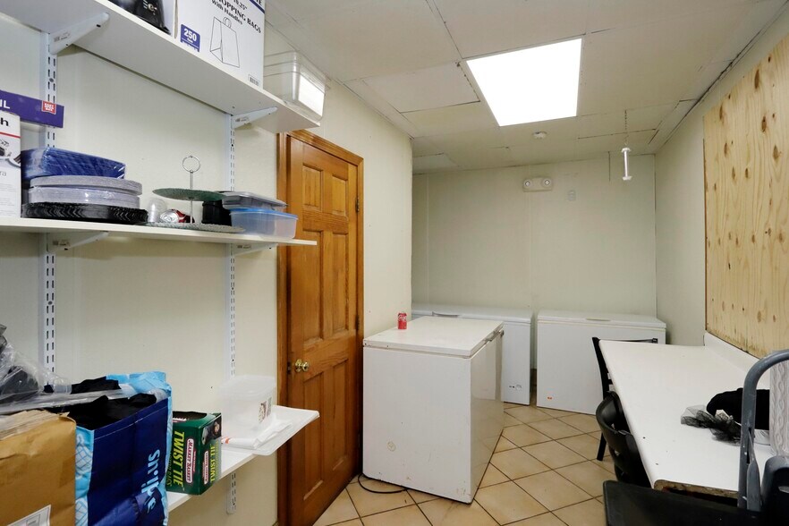 More Photos Of 1606-1610 Acushnet Ave, New Bedford Restaurant For Sale
