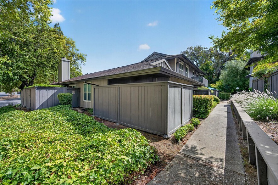 More Photos Of 1920 Camino Verde, Walnut Creek Apartments For Sale