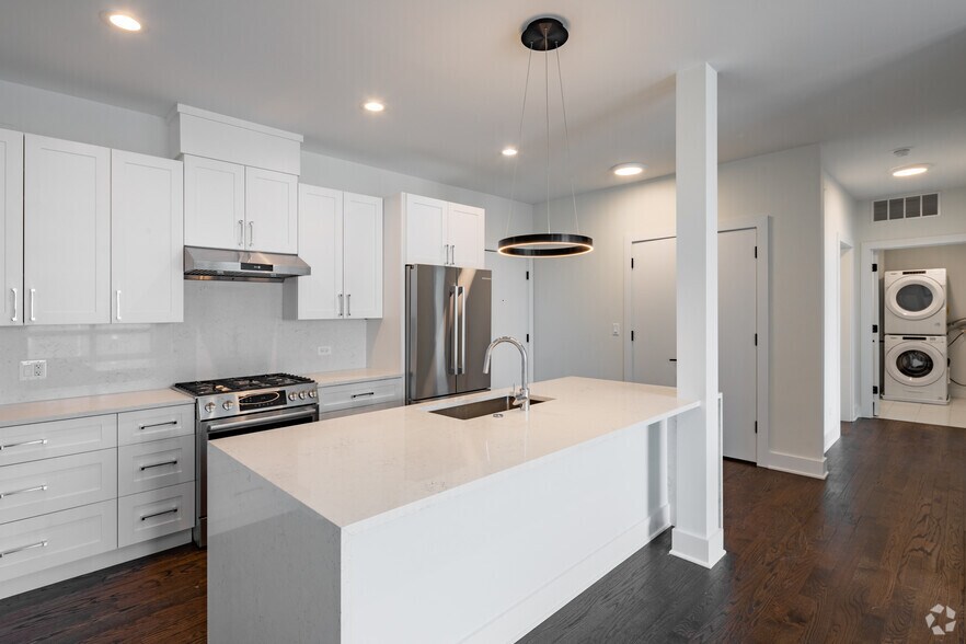 More Photos Of 3001 N Southport Ave, Chicago Apartments For Lease