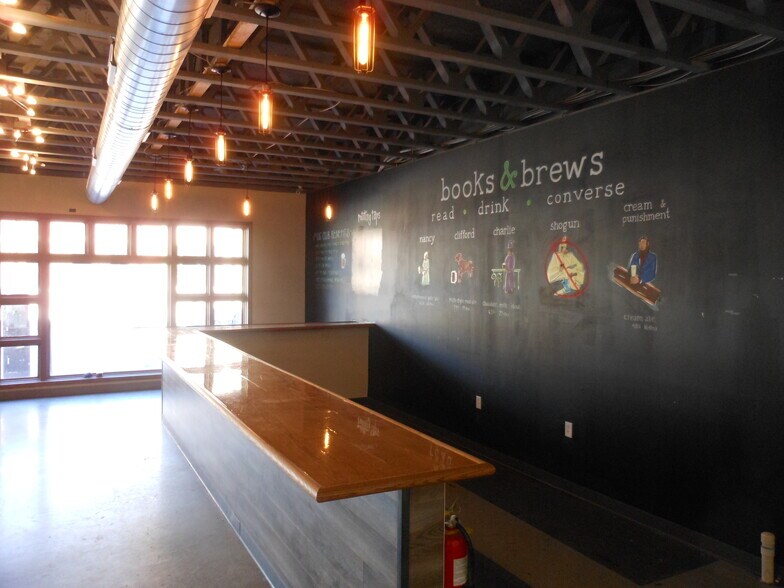 More Photos Of 643 Massachusetts Ave, Indianapolis Storefront For Lease