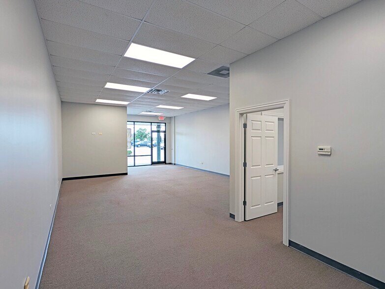 More Photos Of 25445 S Pheasant Ln, Channahon Storefront For Lease
