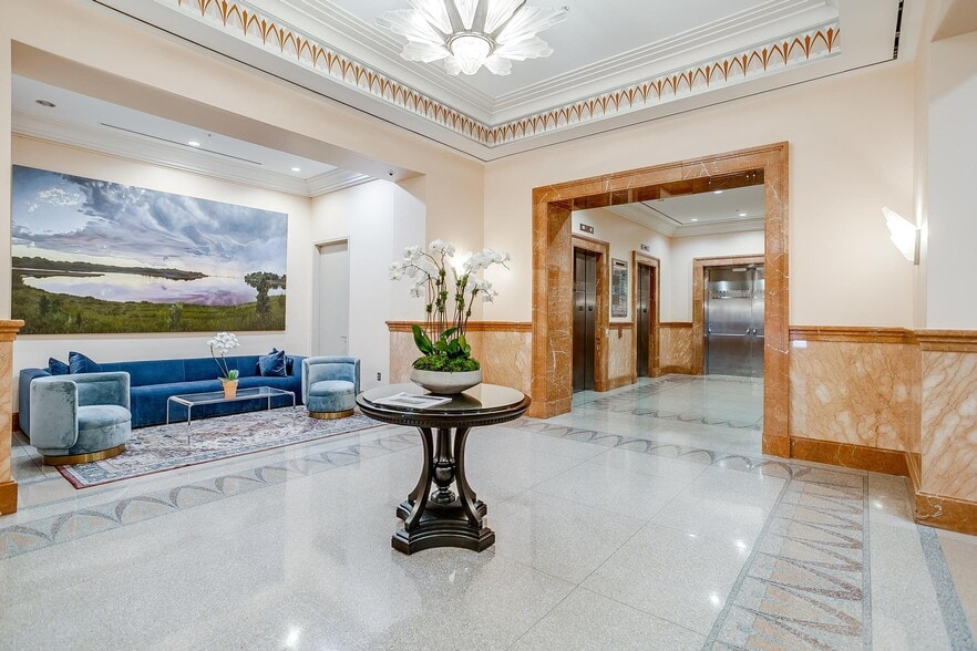 More Photos Of 420 Throckmorton St, Fort Worth Office For Lease