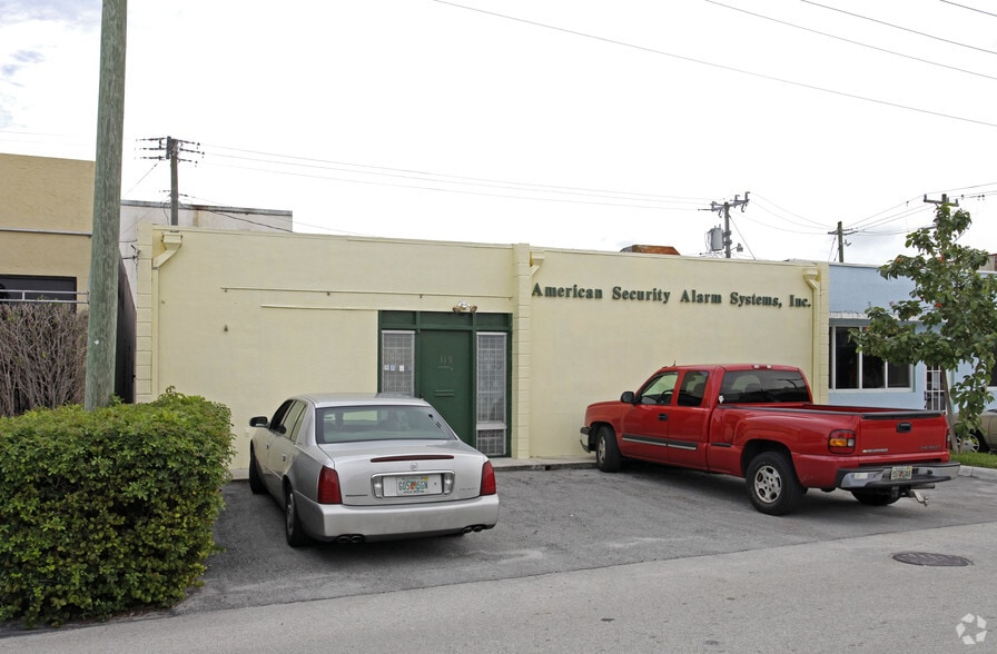 Primary Photo Of 319 NE 3rd Ave, Delray Beach Restaurant For Sale