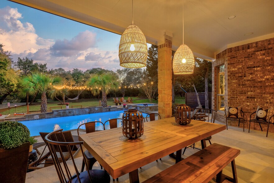 More Photos Of 8601 Zyle Rd, Austin Specialty For Sale