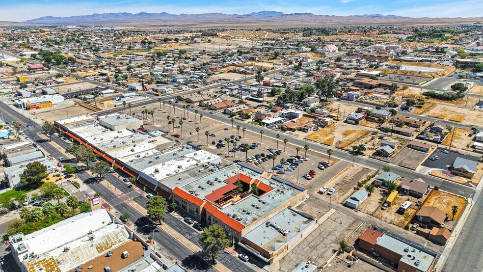 More Photos Of 222 E Main St, Barstow Office For Sale