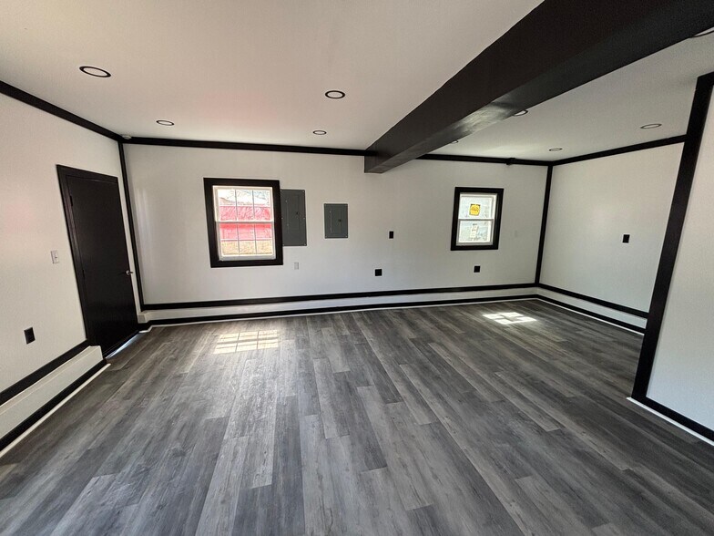 More Photos Of 11021-11025 Jefferson Ave, Newport News Auto Dealership For Sale