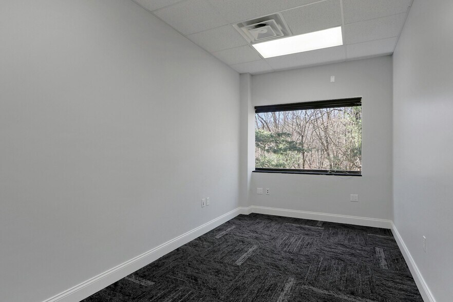 More Photos Of 100 Dutch Hill Rd, Orangeburg Medical For Lease