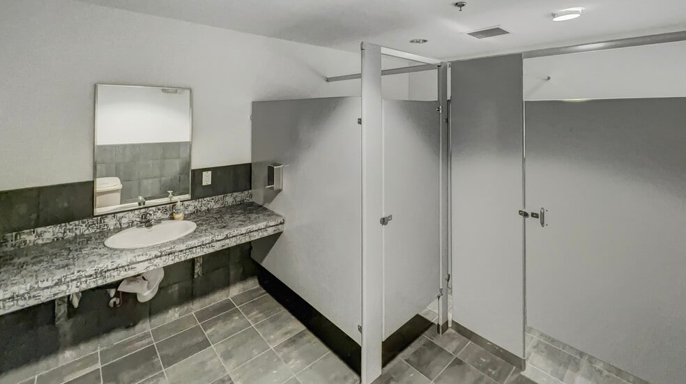 More Photos Of 5 Longevity Dr, Henderson Research And Development For Sale