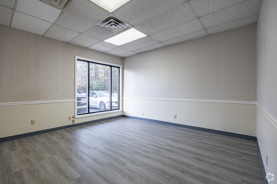 More Photos Of 2720 Sheraton Dr, Macon-Bibb Unknown For Lease