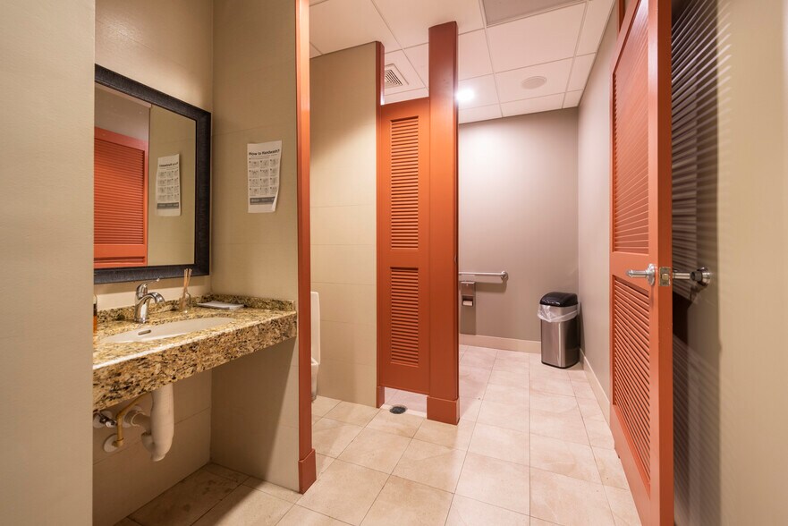 More Photos Of 1380 N University Dr, Plantation Medical For Sale