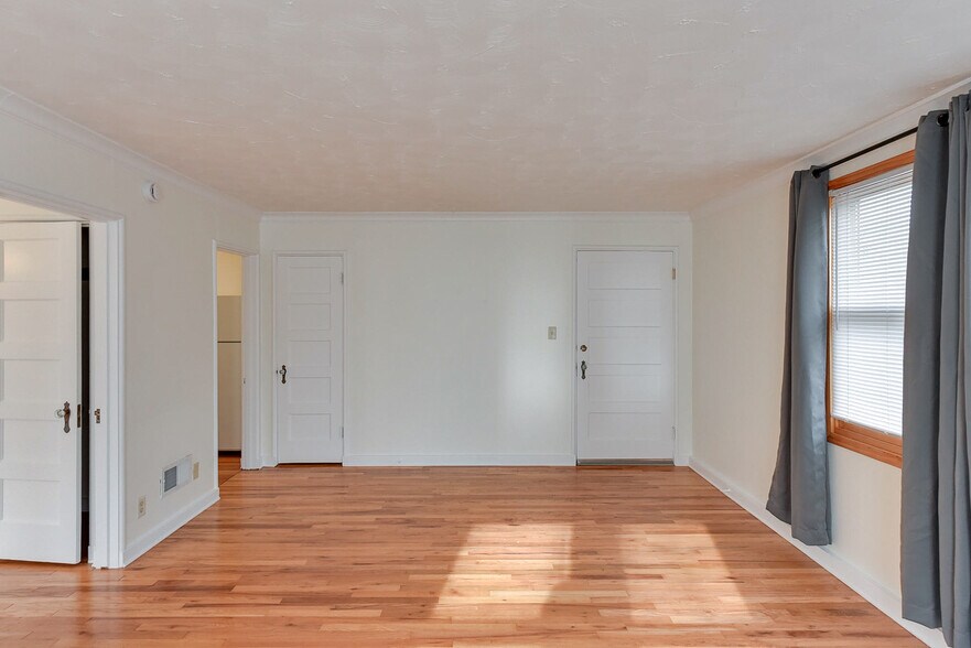 More Photos Of 817 N 48th St, Omaha Apartments For Sale