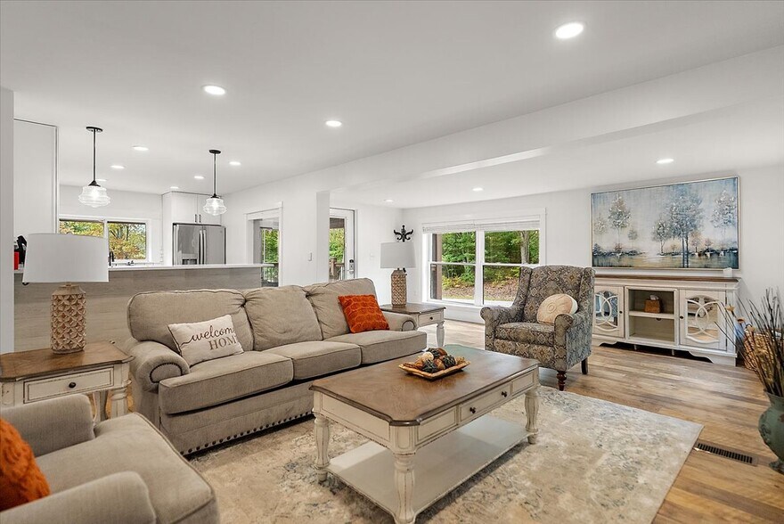 More Photos Of 3943 N Skookum Rd, Luther Hotel For Sale