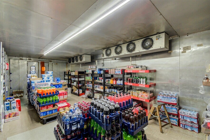More Photos Of 1705 SW Frank Phillips Blvd, Bartlesville Service Station For Sale