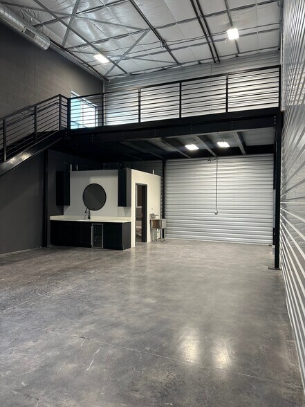 More Photos Of 529 SH 46 E, Boerne Warehouse For Sale