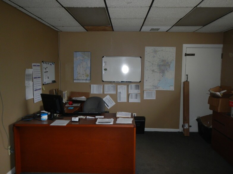 More Photos Of 2300 Edinburgh Rd, Waterford Industrial For Sale