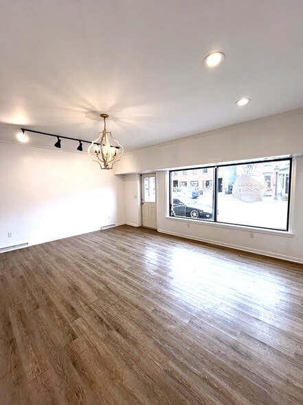 More Photos Of 25 W King St, Shippensburg Flex For Lease