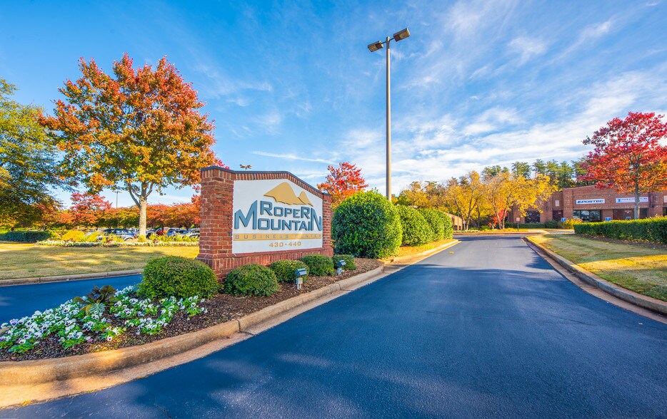 More Photos Of 430 Roper Mountain Rd, Greenville Office For Lease