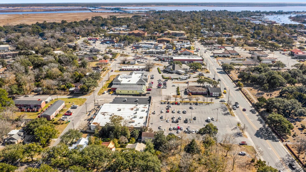 More Photos Of 1604-1624 Highmarket St, Georgetown Storefront For Lease