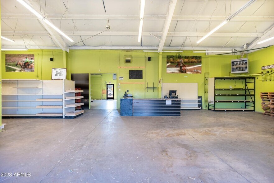 More Photos Of 101 W Aero Dr, Payson General Retail For Lease