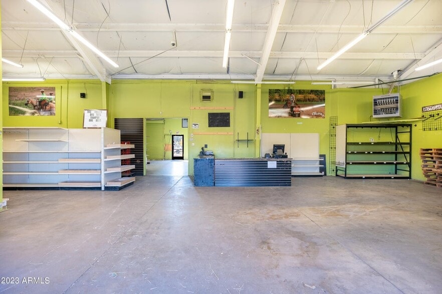 More Photos Of 101 W Aero Dr, Payson General Retail For Lease