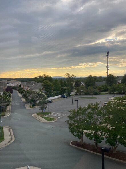 More Photos Of 943 Glenwood Station Ln, Charlottesville Medical For Lease