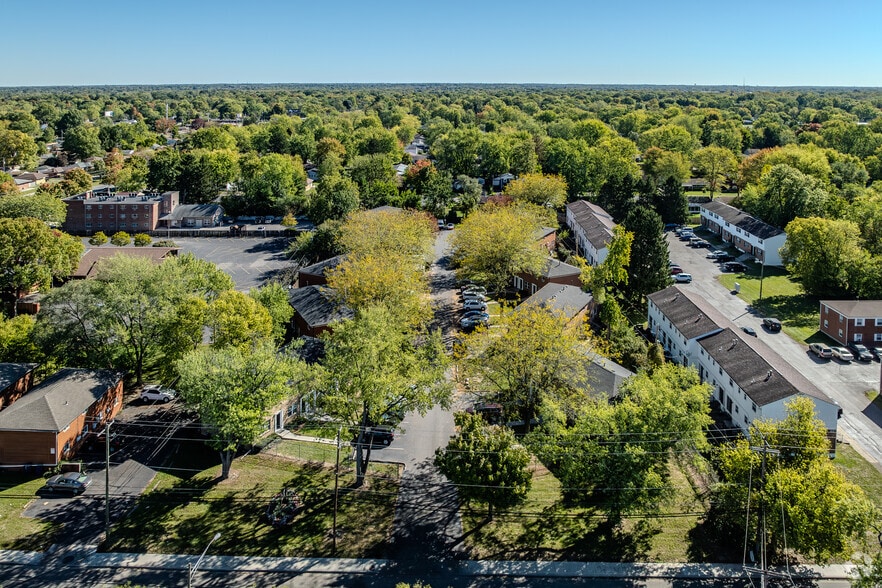 More Photos Of 1462 Elaine Rd, Columbus Apartments For Sale