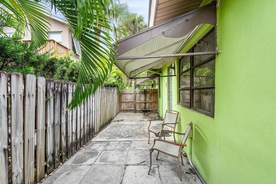 More Photos Of 3308 SE 3rd St, Pompano Beach Specialty For Sale
