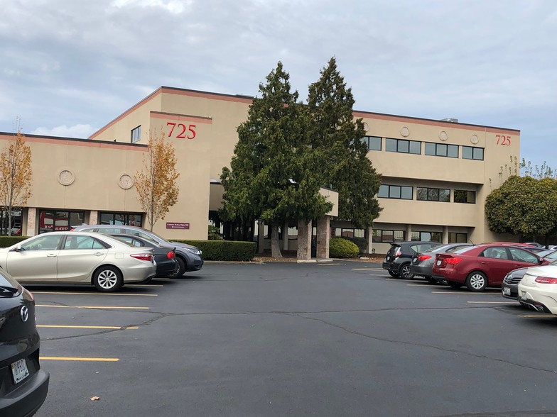 Primary Photo Of 725 Reservoir Ave, Cranston Medical For Lease