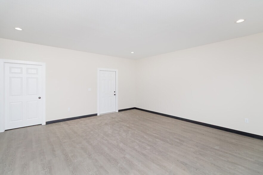 More Photos Of 101 Richards st, Brady Warehouse For Lease