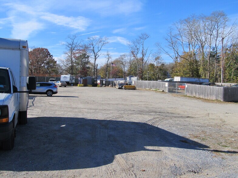 More Photos Of Railroad Avenue, Center Moriches Land For Lease