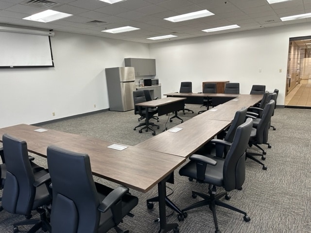More Photos Of 800 W Airport Fwy, Irving Office For Lease