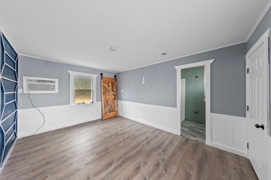 More Photos Of 497 Northfield Rd, Bernardston Hotel For Sale