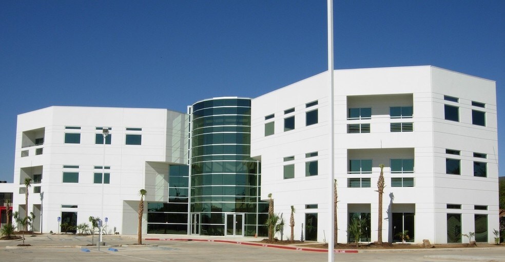 More Photos Of 6909 Springfield Ave, Laredo Office For Lease